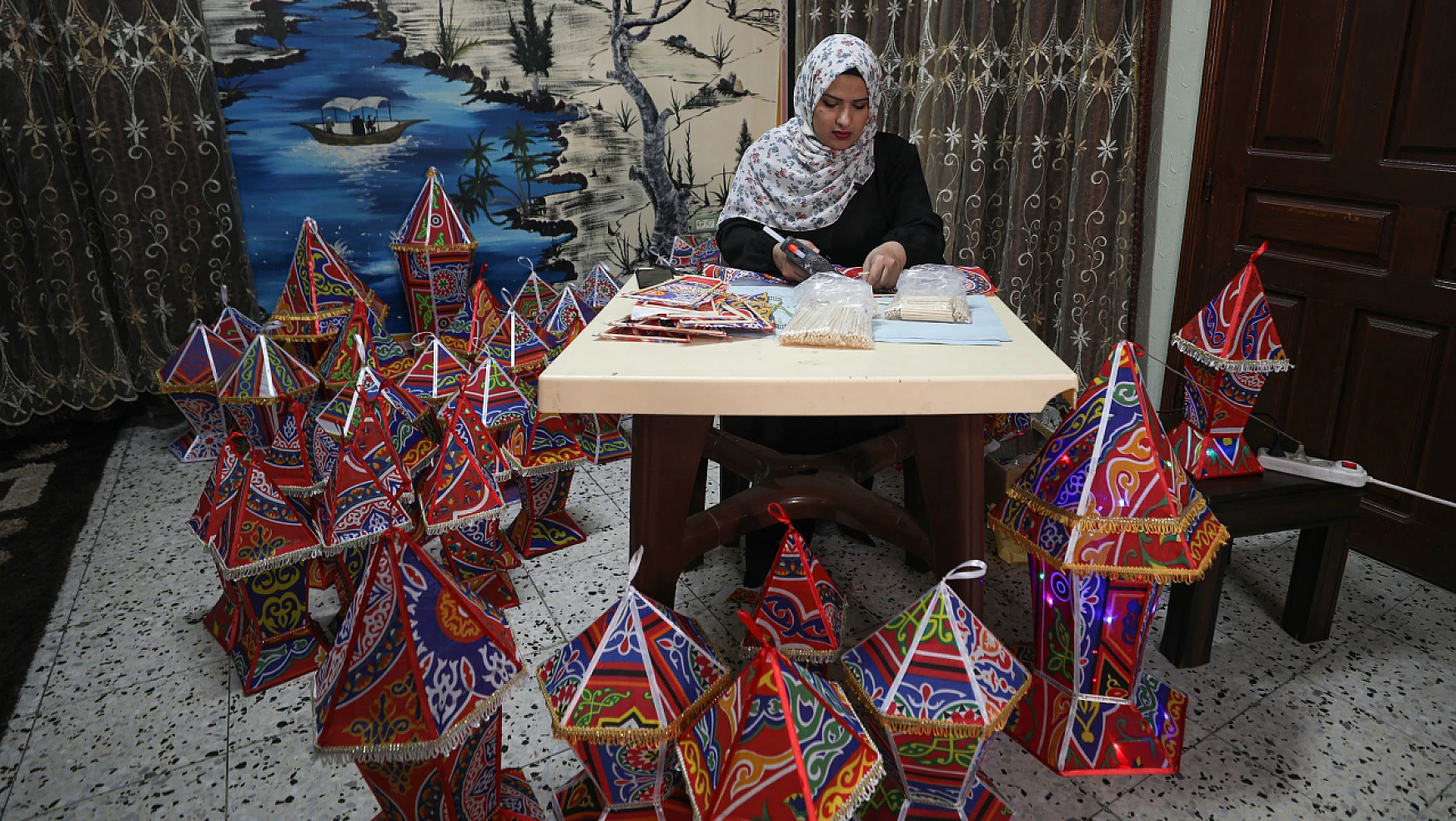 İsrail ablukası altındaki Gazze'de evler renkleniyor