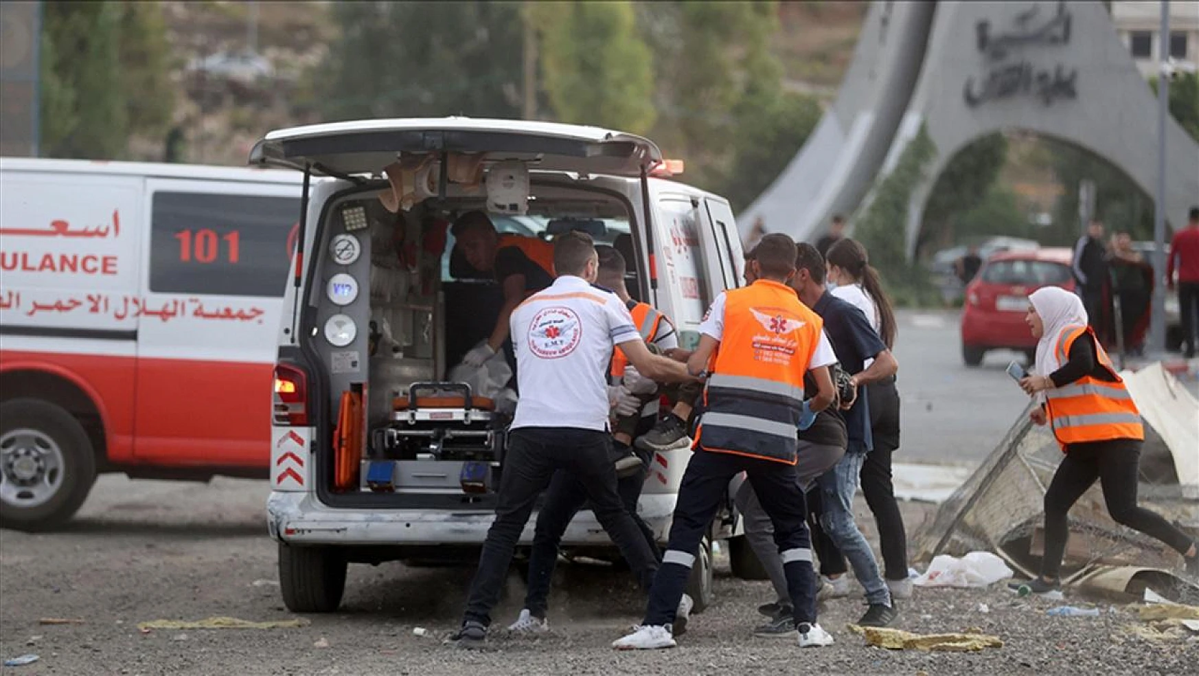 İsrail askerleri işgal altındaki Batı Şeria'da üç Filistinliyi yaraladı.