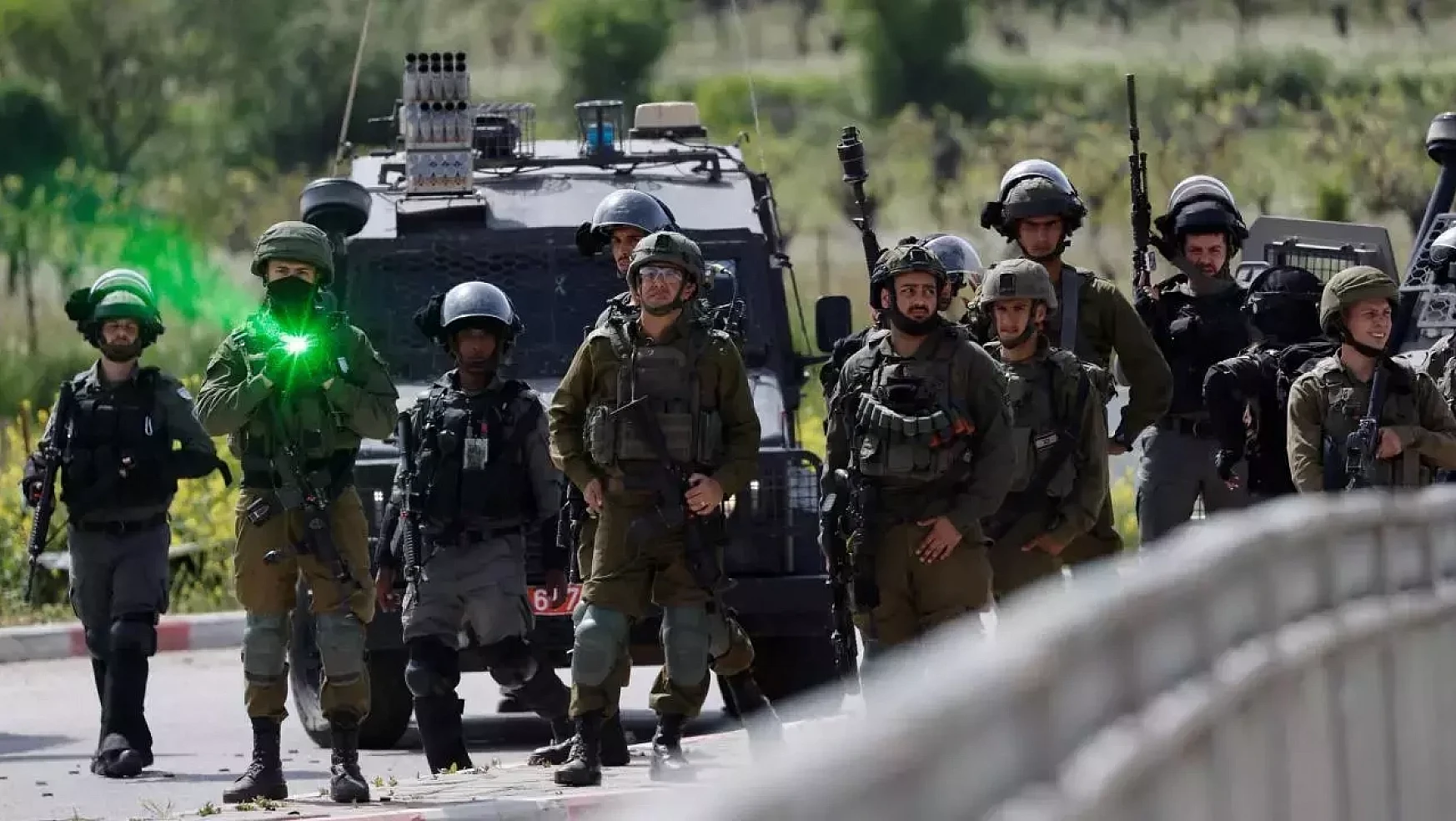 İsrail güçleri, Batı Şeria'da 1 Filistinliyi yaraladı, bazı kişileri gözaltına aldı