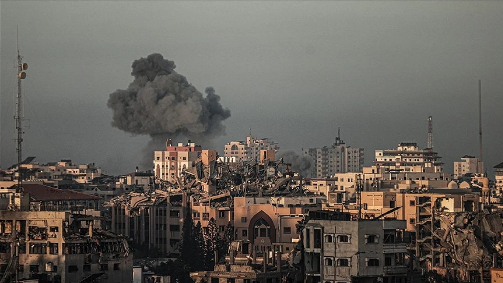 İsrail'in Gazze Saldırıları: UNRWA Fakhoora Okulu ve hayati tesisleri vurdular