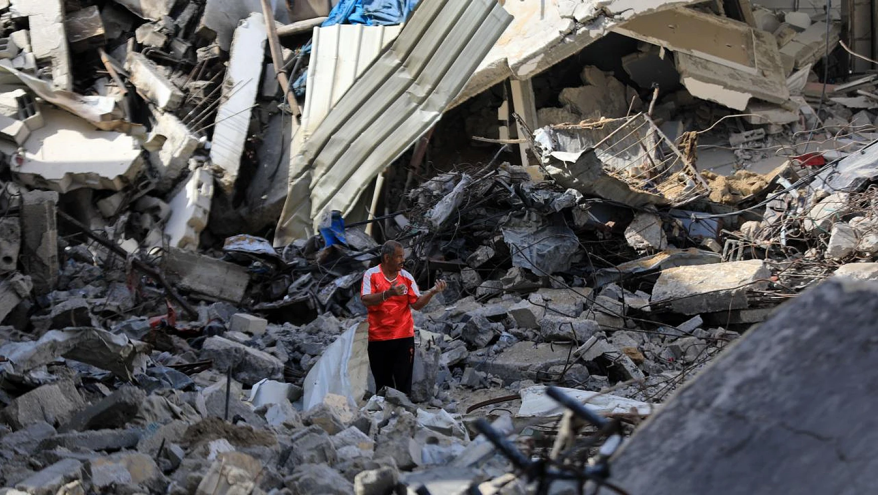 İsrail'in Gazze'ye yönelik saldırılarında hayatını kaybedenlerin sayısı 33 Bin 91'e yükseldi