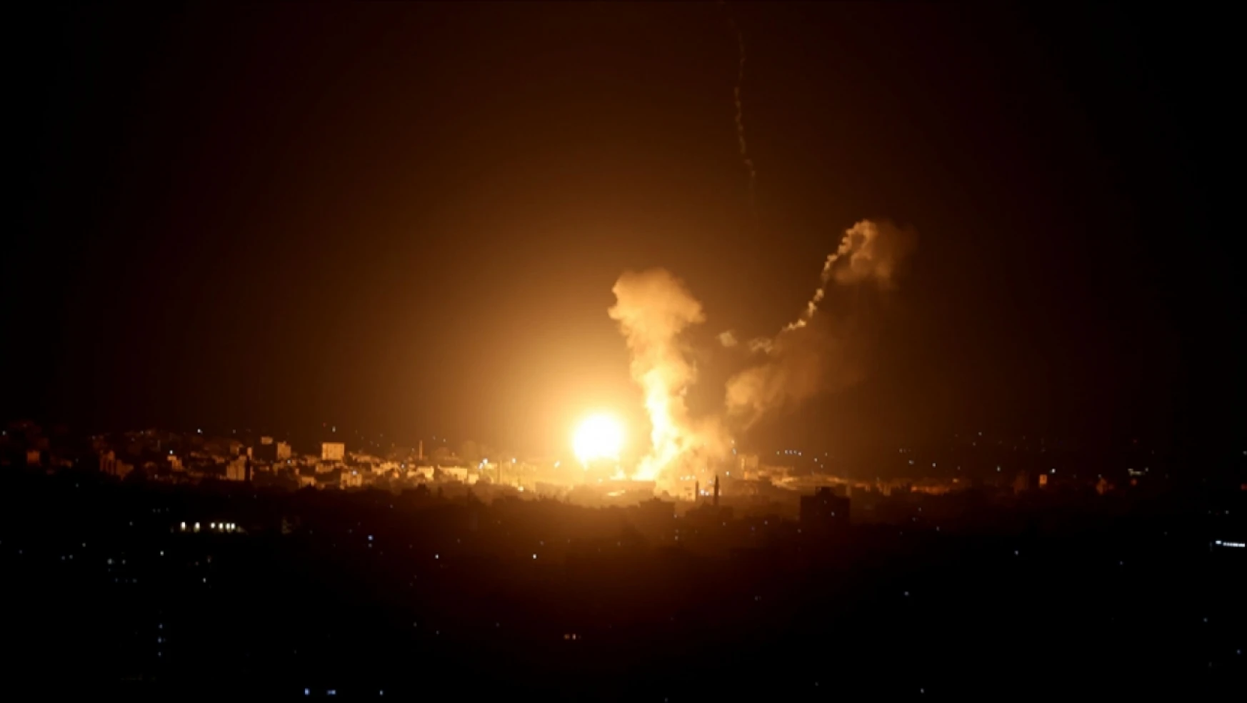 İsrail ordusu, Gazze Şeridi'ne saldırmaya başladı