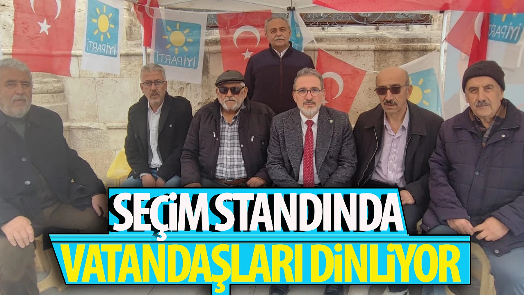 İYİ Parti Karatay seçim standında sorunları dinliyor