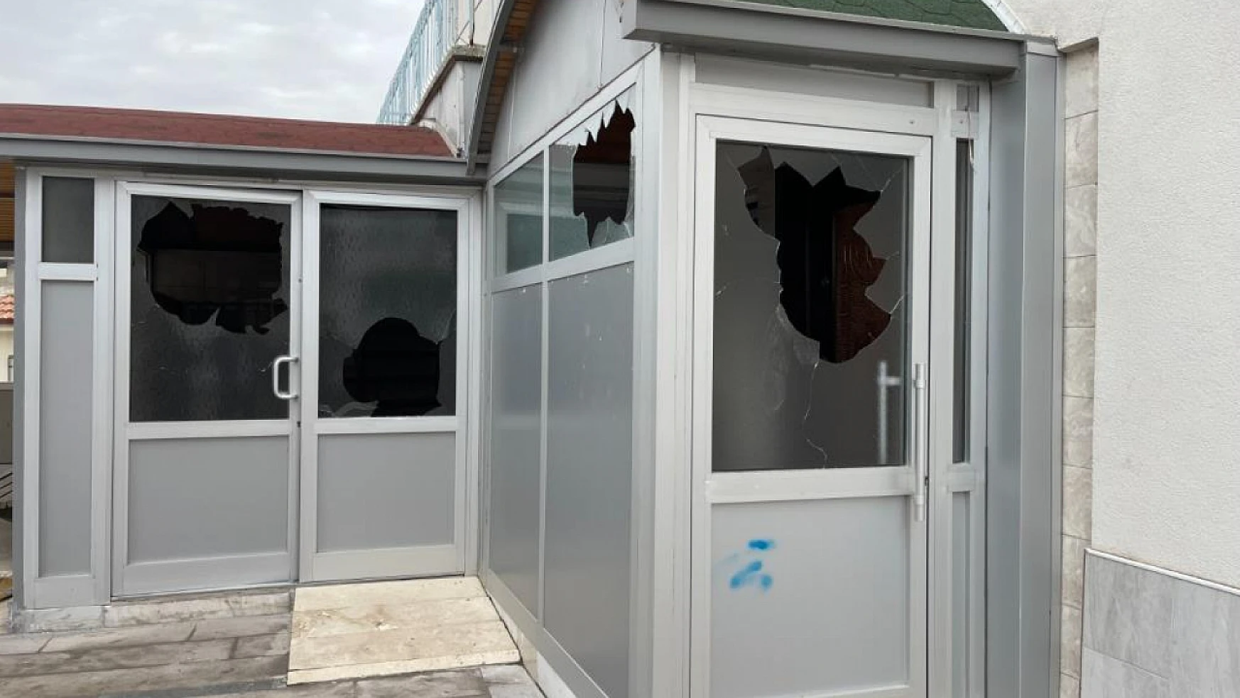 Karaman'da camiye zarar verildi