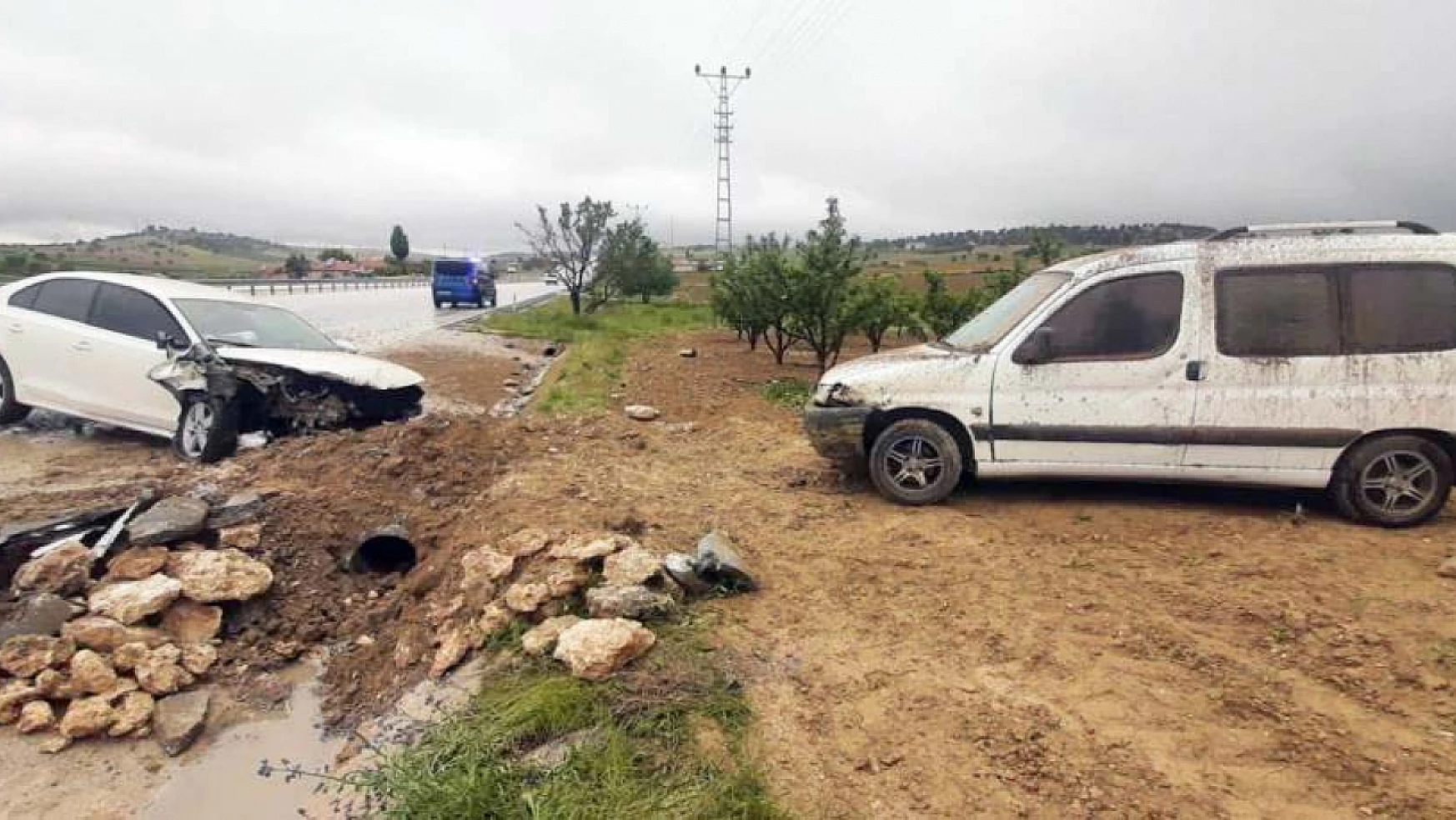 Karaman'da trafik kazası:  1 ölü, 3 yaralı