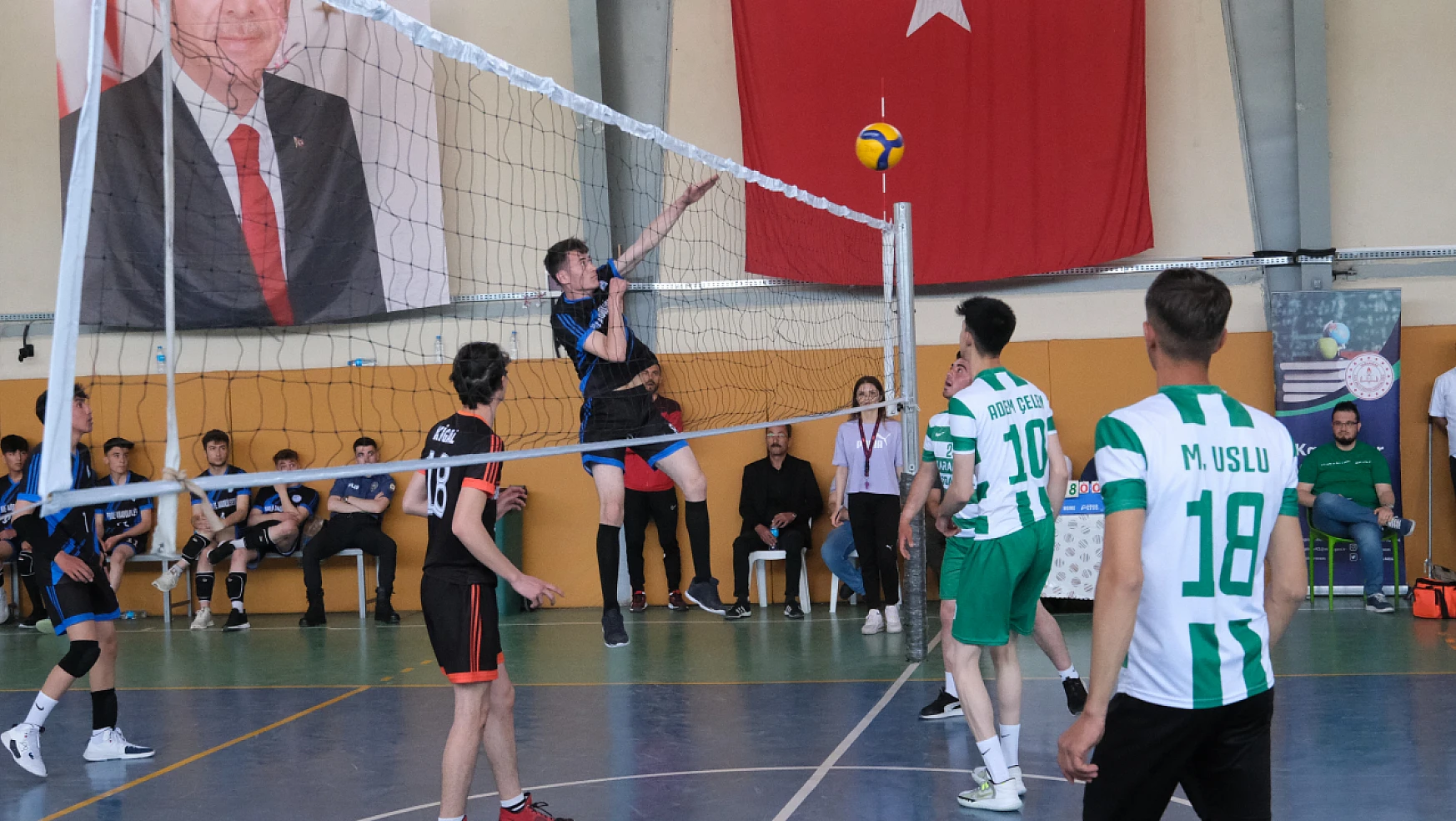 Karapınar'da liseler arası voleybol turnuvası final maçı oynandı