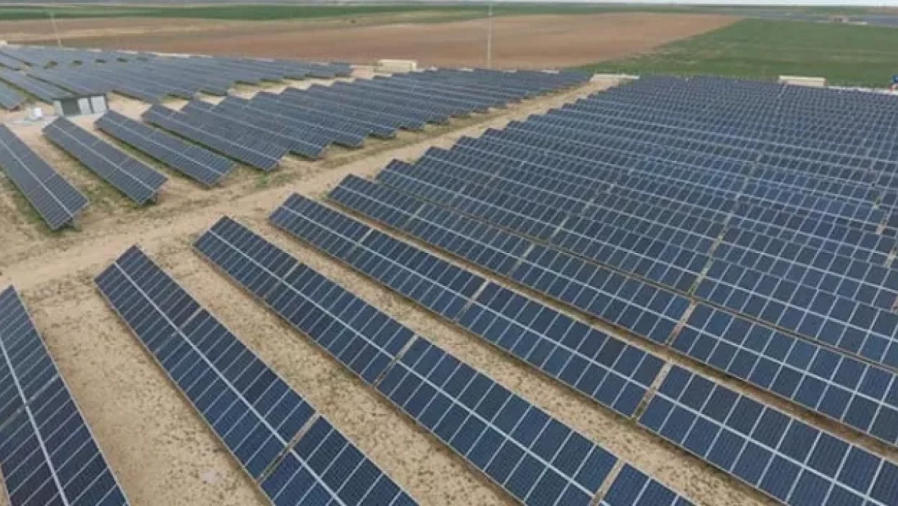 Karapınar'daki dünyanın tek yatırımcılı en büyük güneş santrali tam kapasite üretime başladı