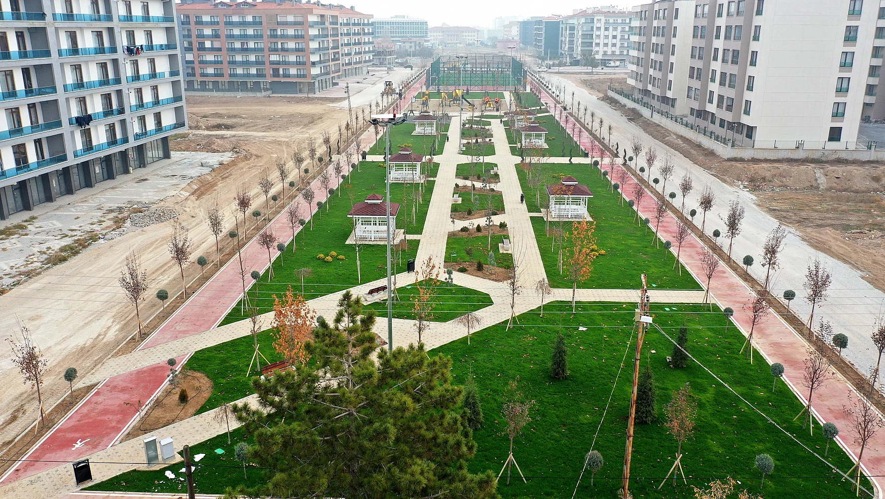 Karatay Belediyesi ilçeyi yeni park ve yeşil kuşaklarla donatıyor