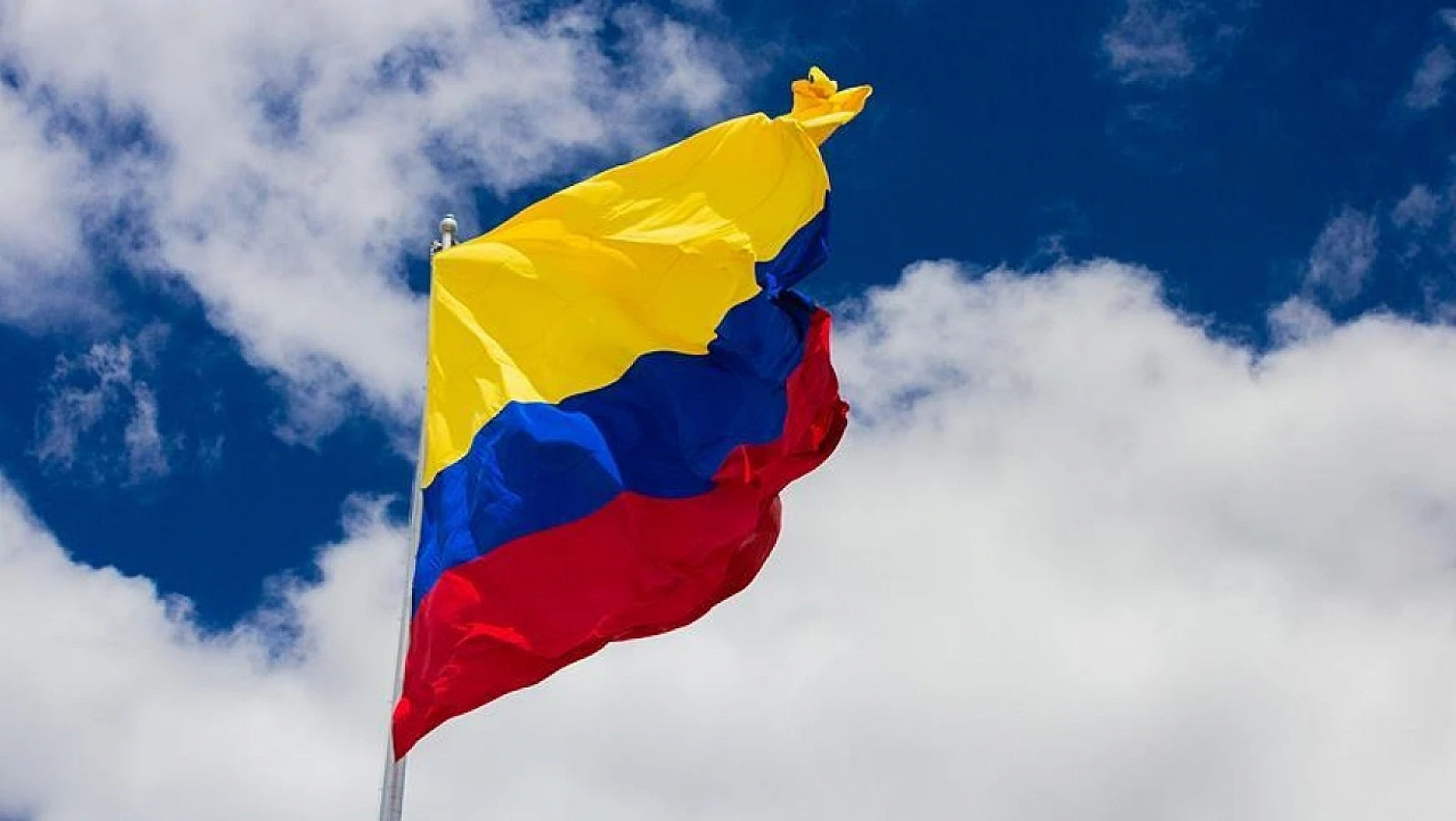 Kolombiya'da insanlar yerinden ediliyor