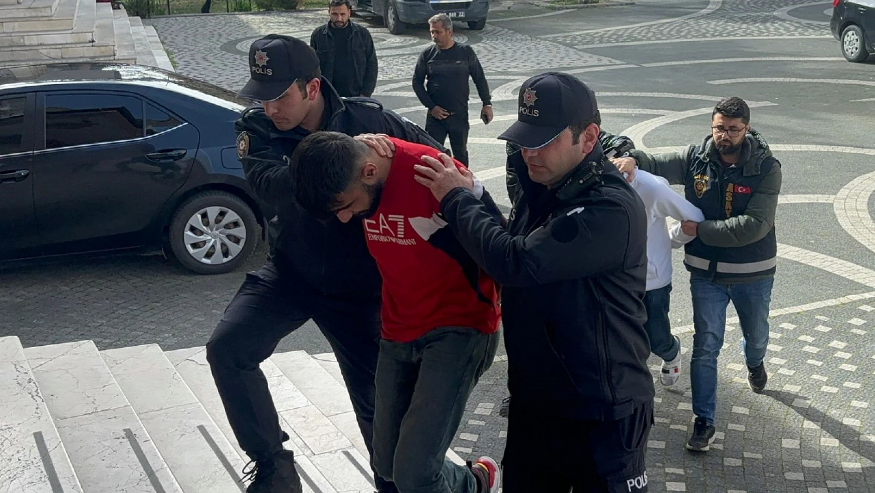 Konya'da avukatı silahla yaralayan 2 zanlı tutuklandı!