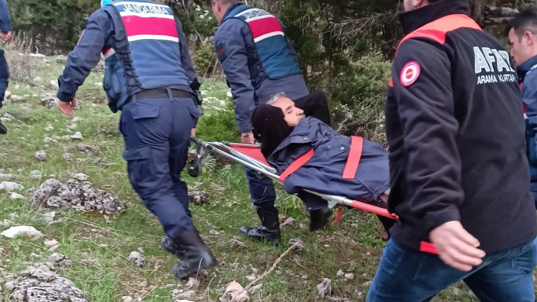 Konya'da bir vatandaş mantar toplamak için çıktığı kayalıklardan düştü