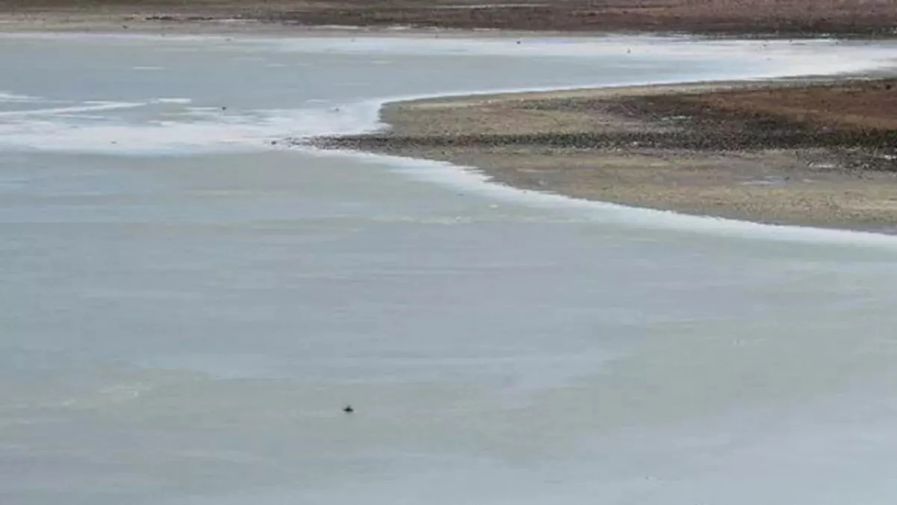Konya'da bu göl buz tuttu!