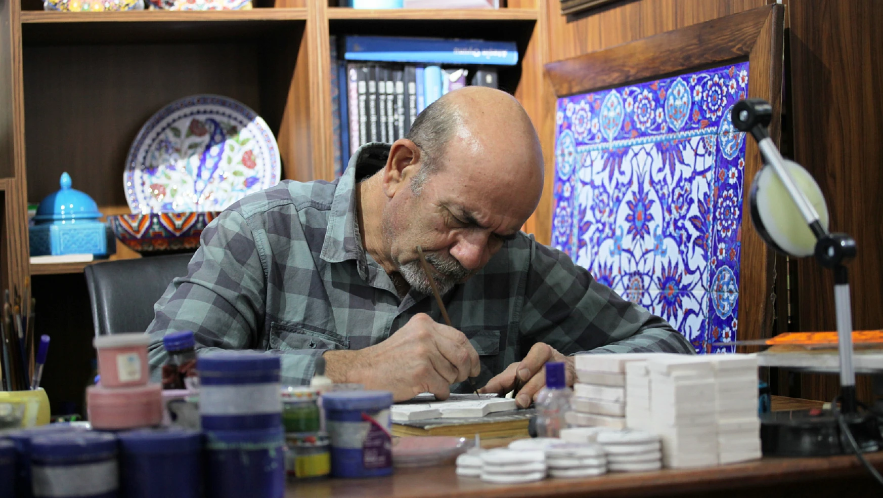 Konya'da çini sanatının ustası: Kemal Güler