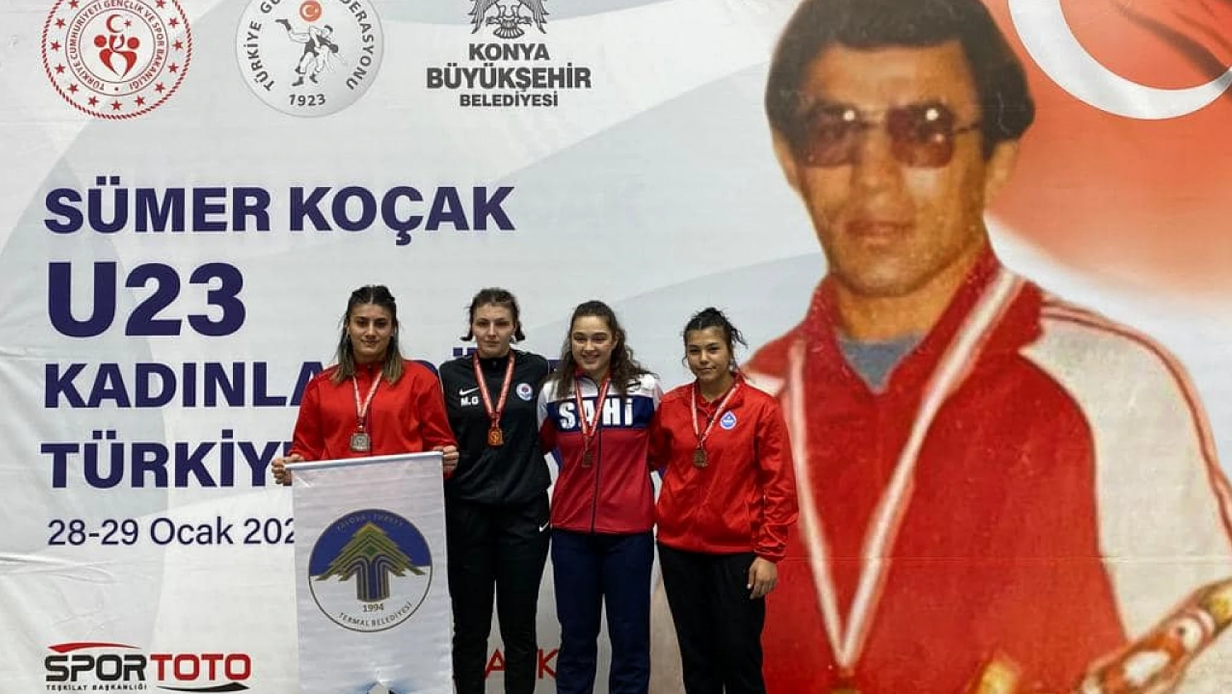 Konya'da düzenlenen Türkiye güreş şampiyonasında üçüncü oldu