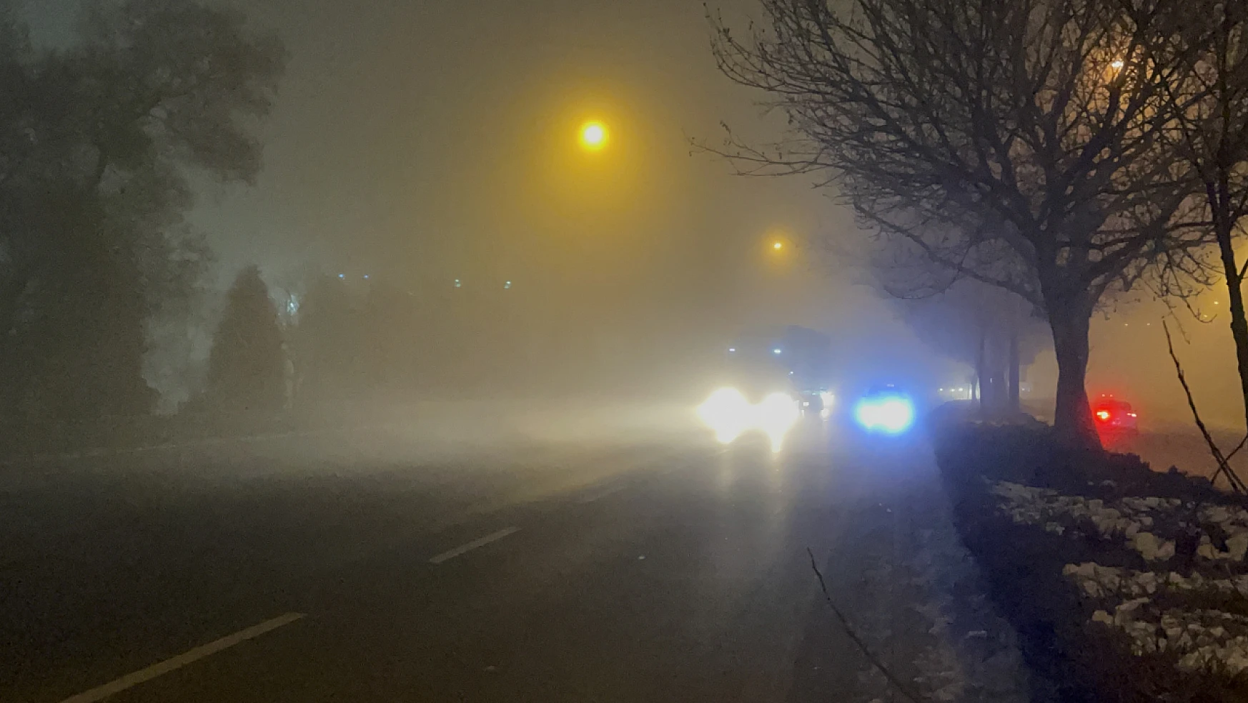 Konya'da gece saatlerinde sis etkili oldu