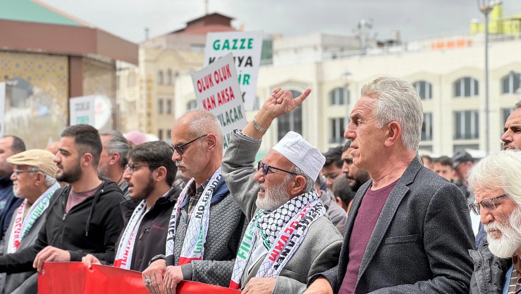 Konya'da İsrail protesto edildi! Halk meydanlara indi!