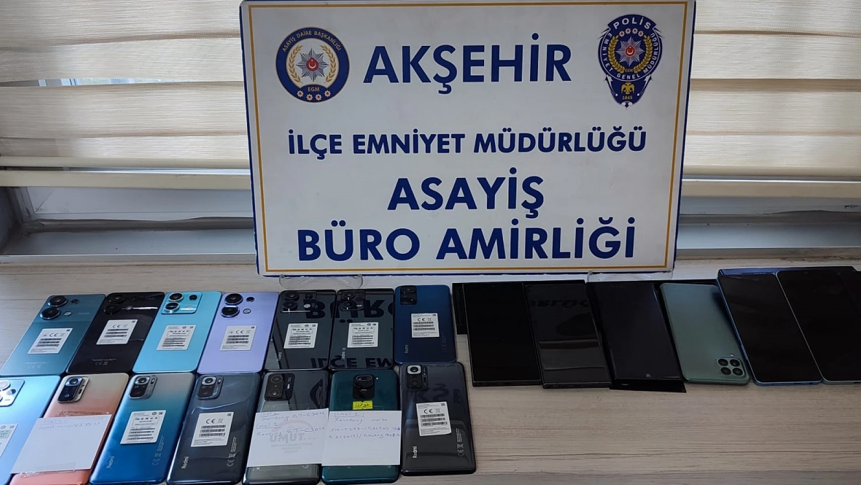 Konya'da kaçak telefon operasyonu