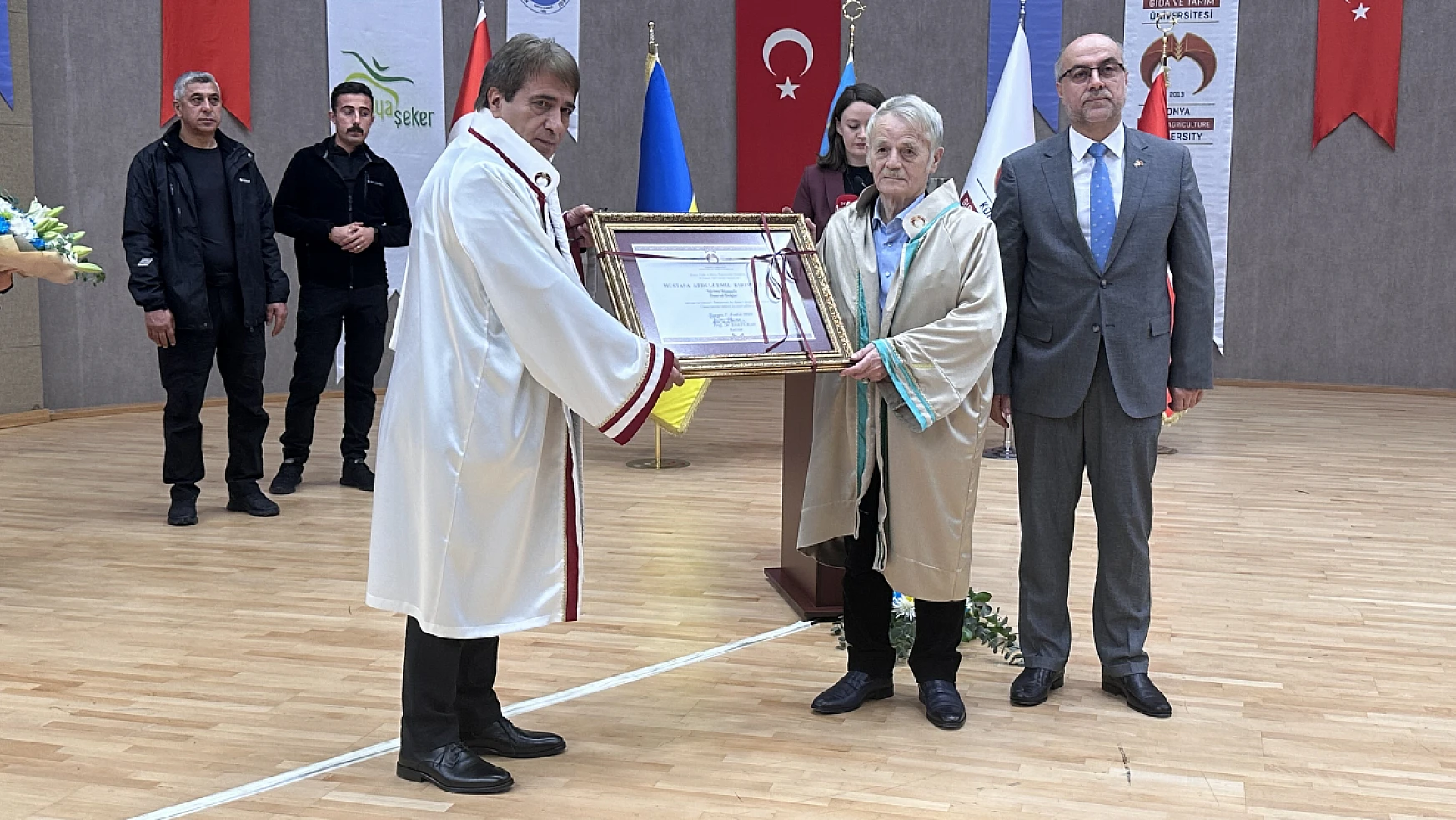 Konya'da Kırımoğlu'na fahri doktora unvanı verildi!