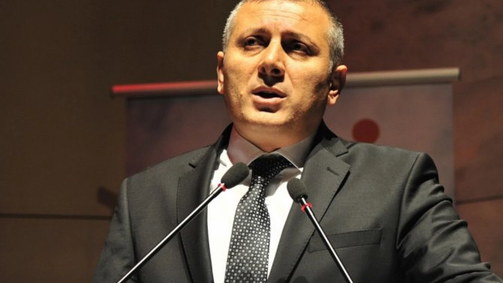 Konya'da Mustafa Arat tekrar Ak Partiye katıldı