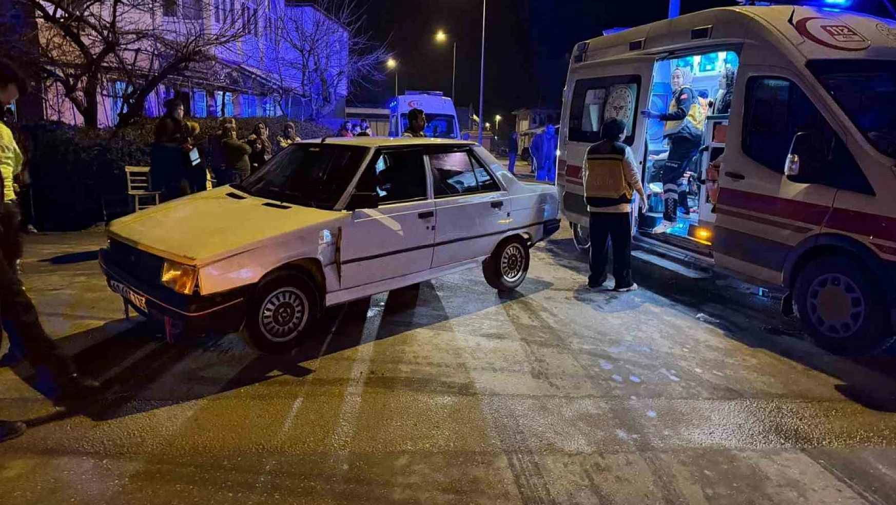 Konya'da otomobil kazasında 9 kişi yaralandı