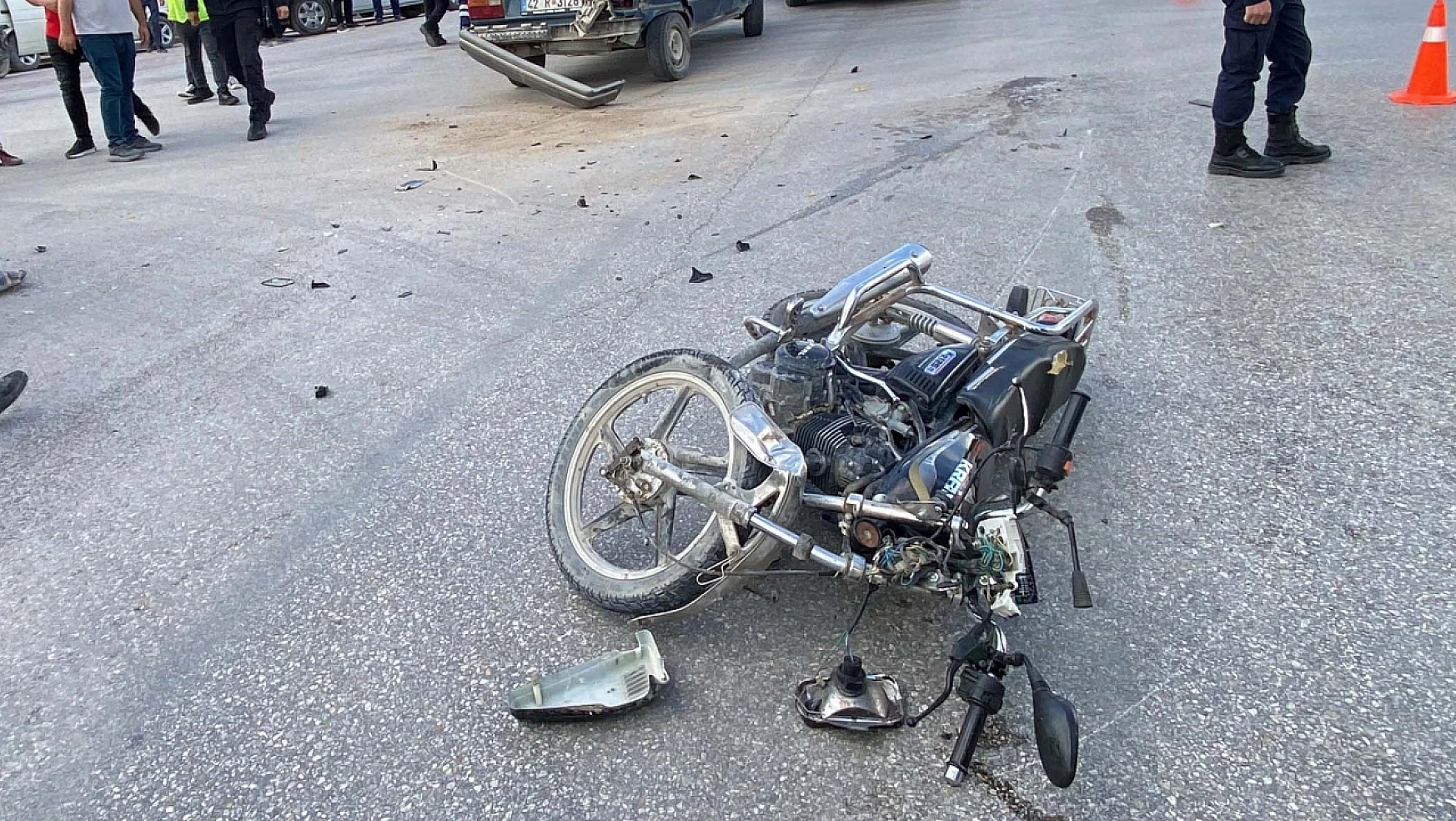 Konya'da otomobil ve bisikletin çarpışması sonucu 2 kişi yaralandı