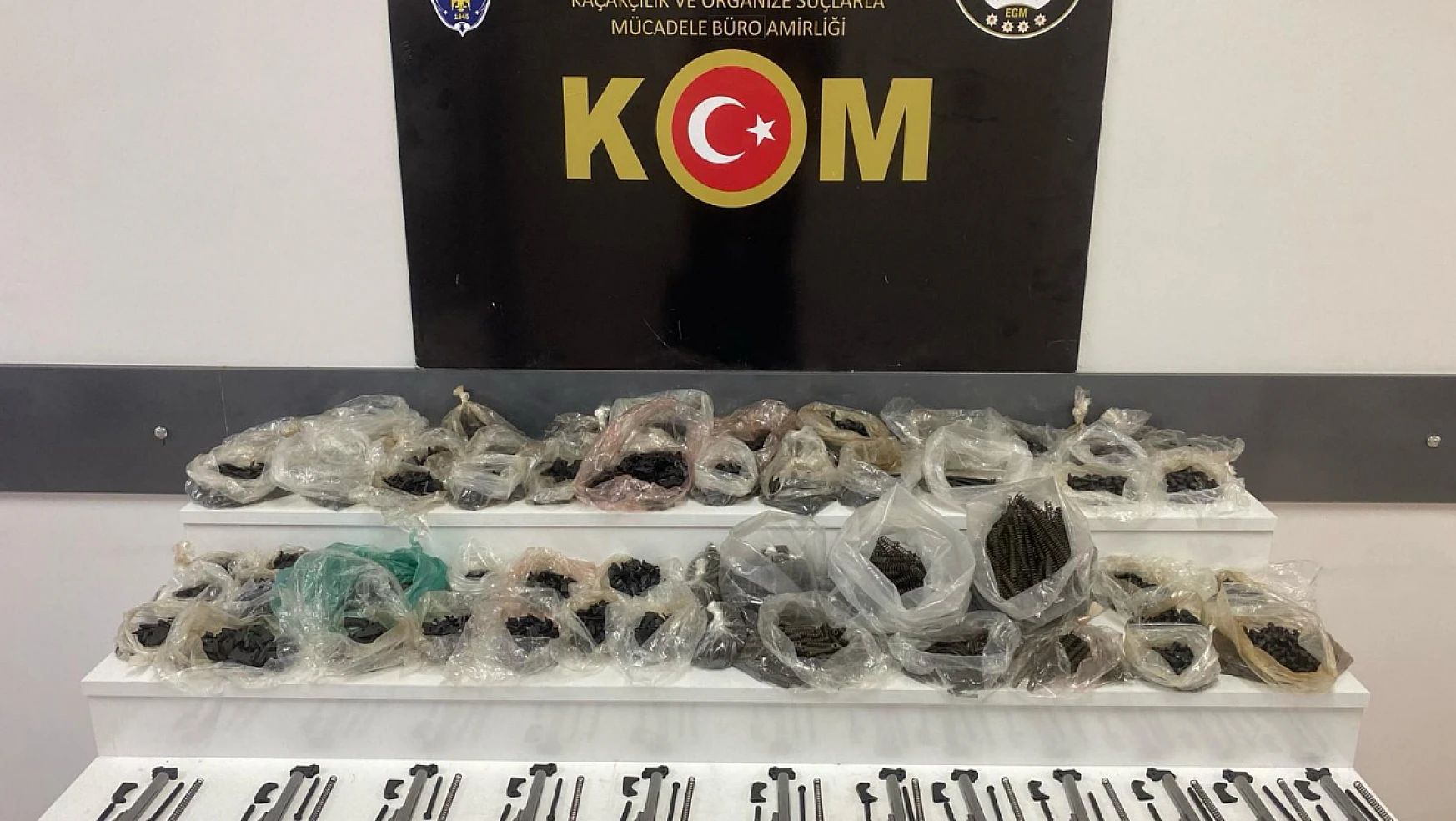 Konya'da Polis ekipleri kaçakçılık yapanlara göz açtırmıyor