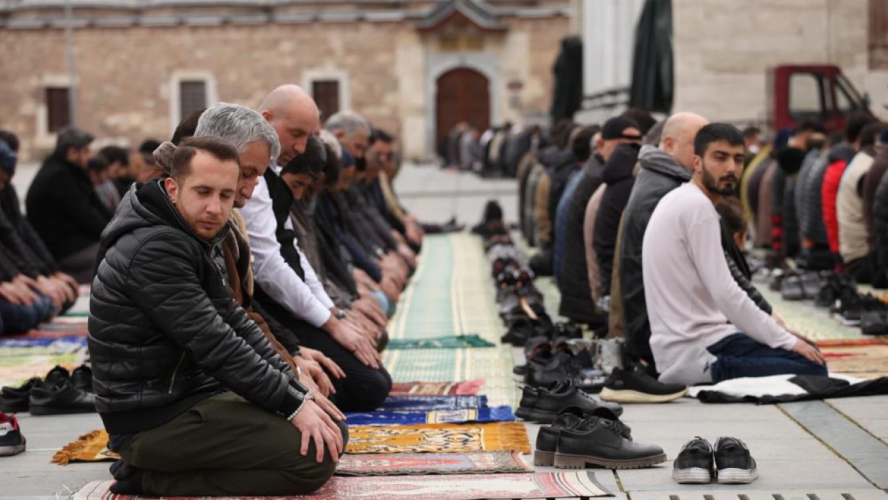 Konya'da Ramazan ayının ilk Cuma namazı kılındı!