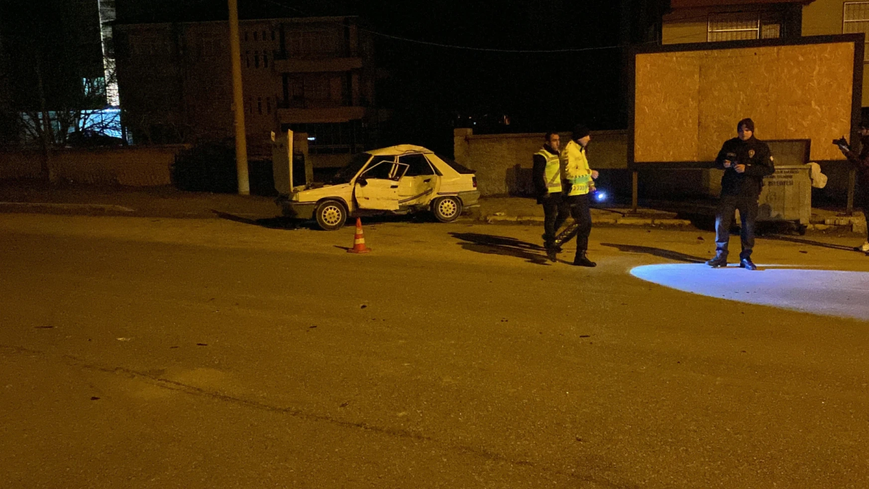 Konya'da tır ile otomobil çarpıştı 2 yaralı