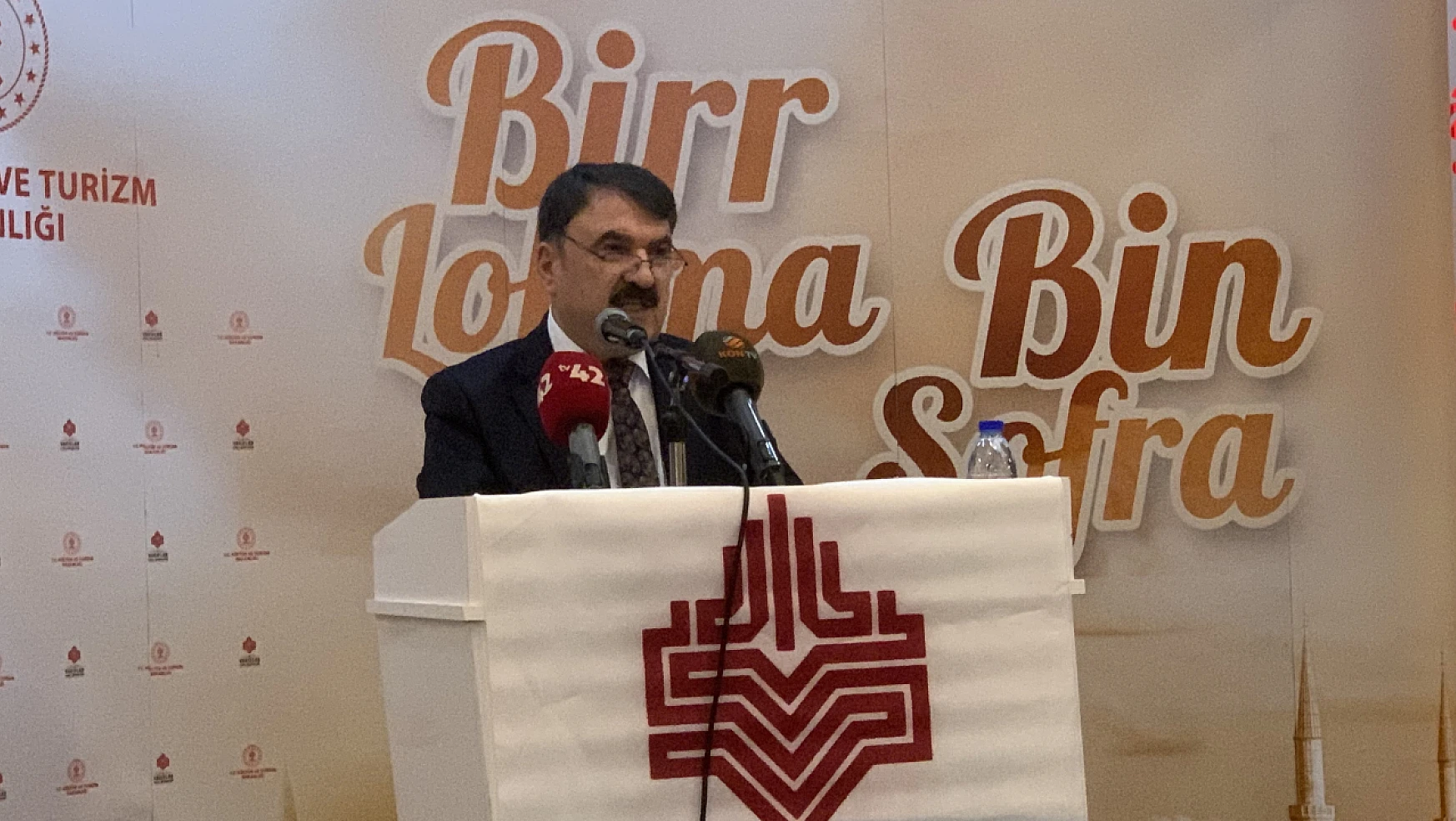 Konya'da VGM tarafından 'Bir Lokma Bin Sofra' iftarı verildi