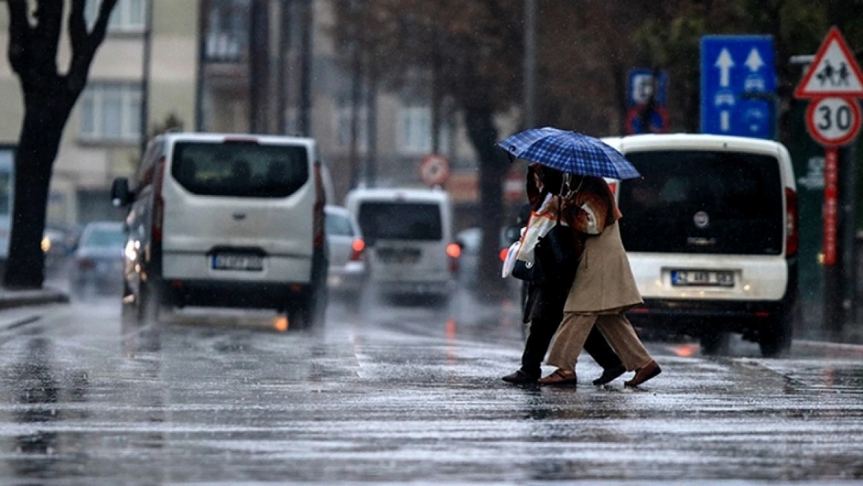 Konya'da yağmur tam zamanını buldu: Peki Bayram'da yağış var mı? 