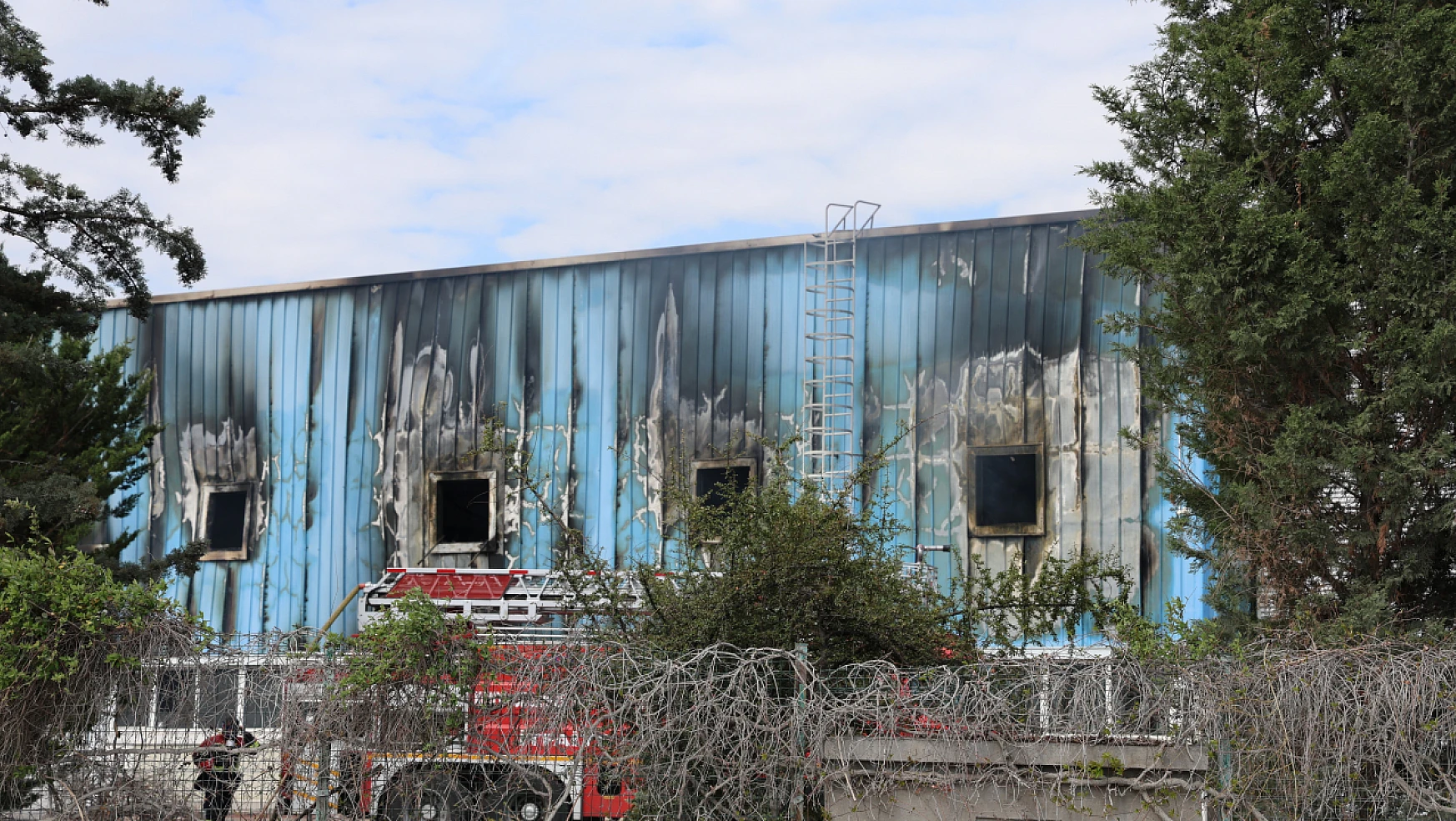 Konya'daki fabrikada yangın: Çok sayıda itfaiye yönlendirildi!
