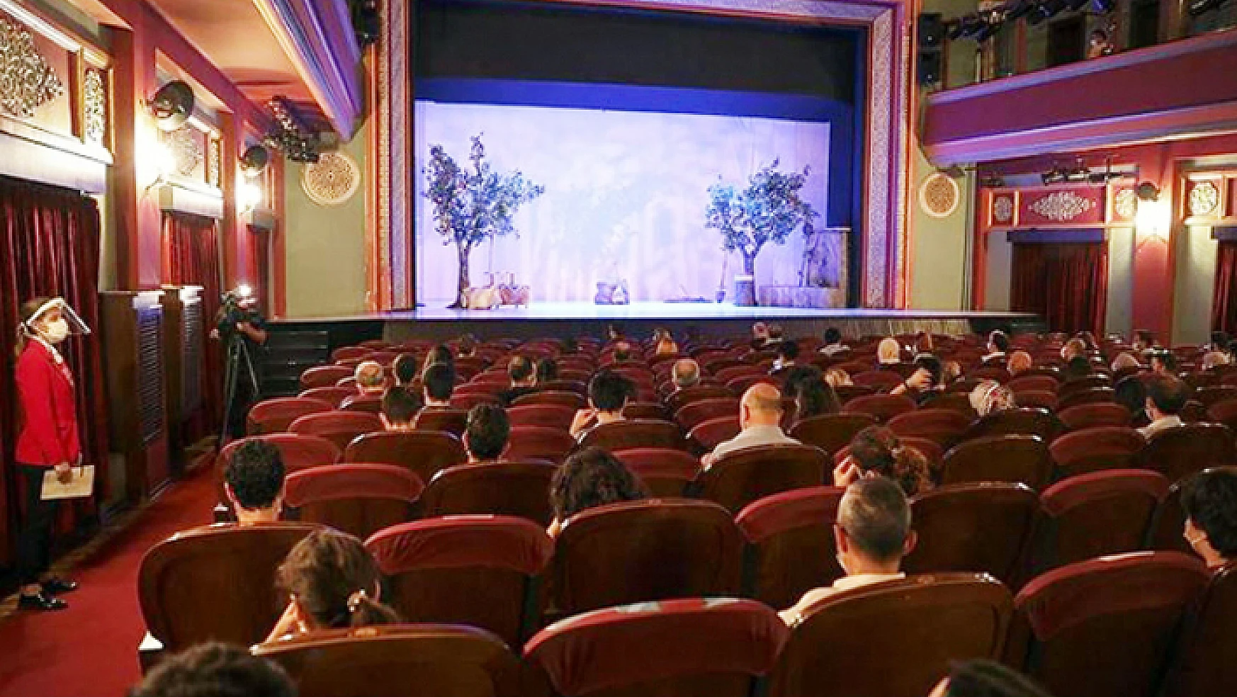 Konya Devlet Tiyatrosu 'Kuru Gürültü' oyununu sahneleyecek