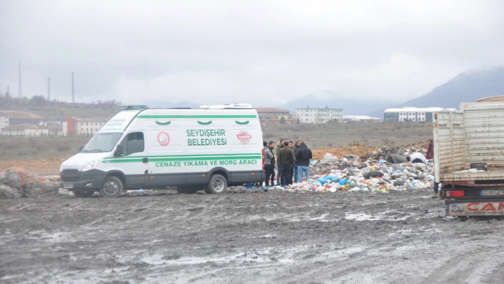 Konya'nın bir ilçesinde çöplükte kız bebek cesedi bulundu