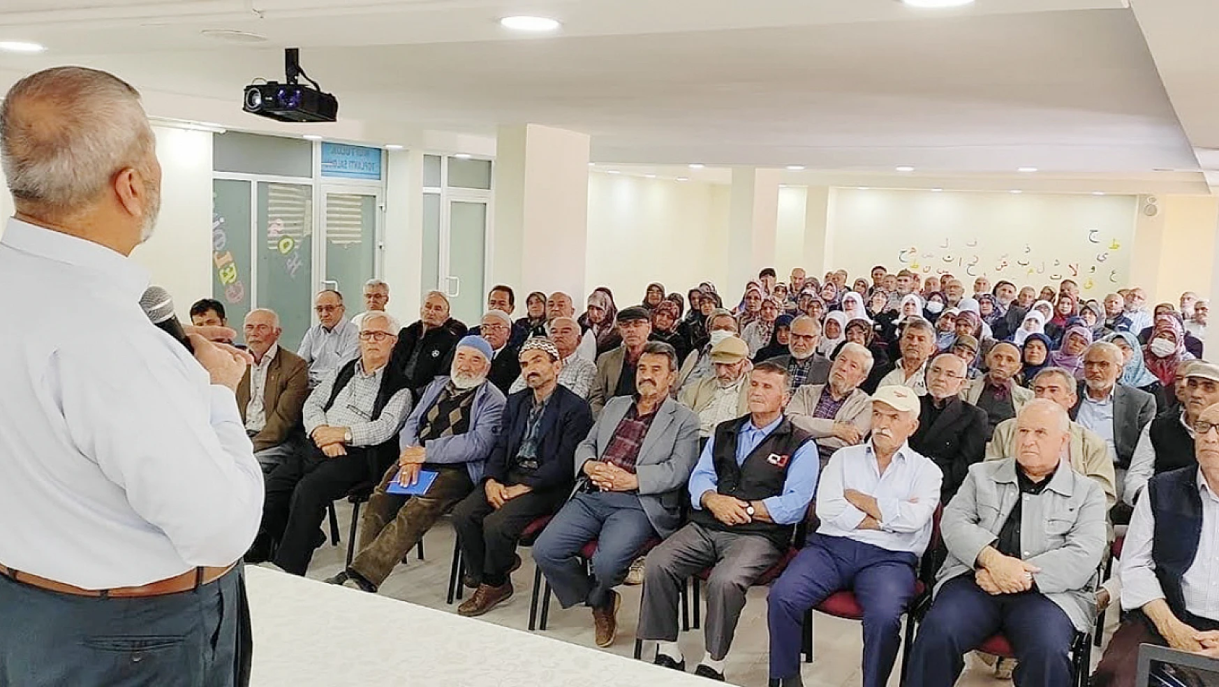 Konya'nın o ilçesinde hacı adaylarına seminer düzenlendi