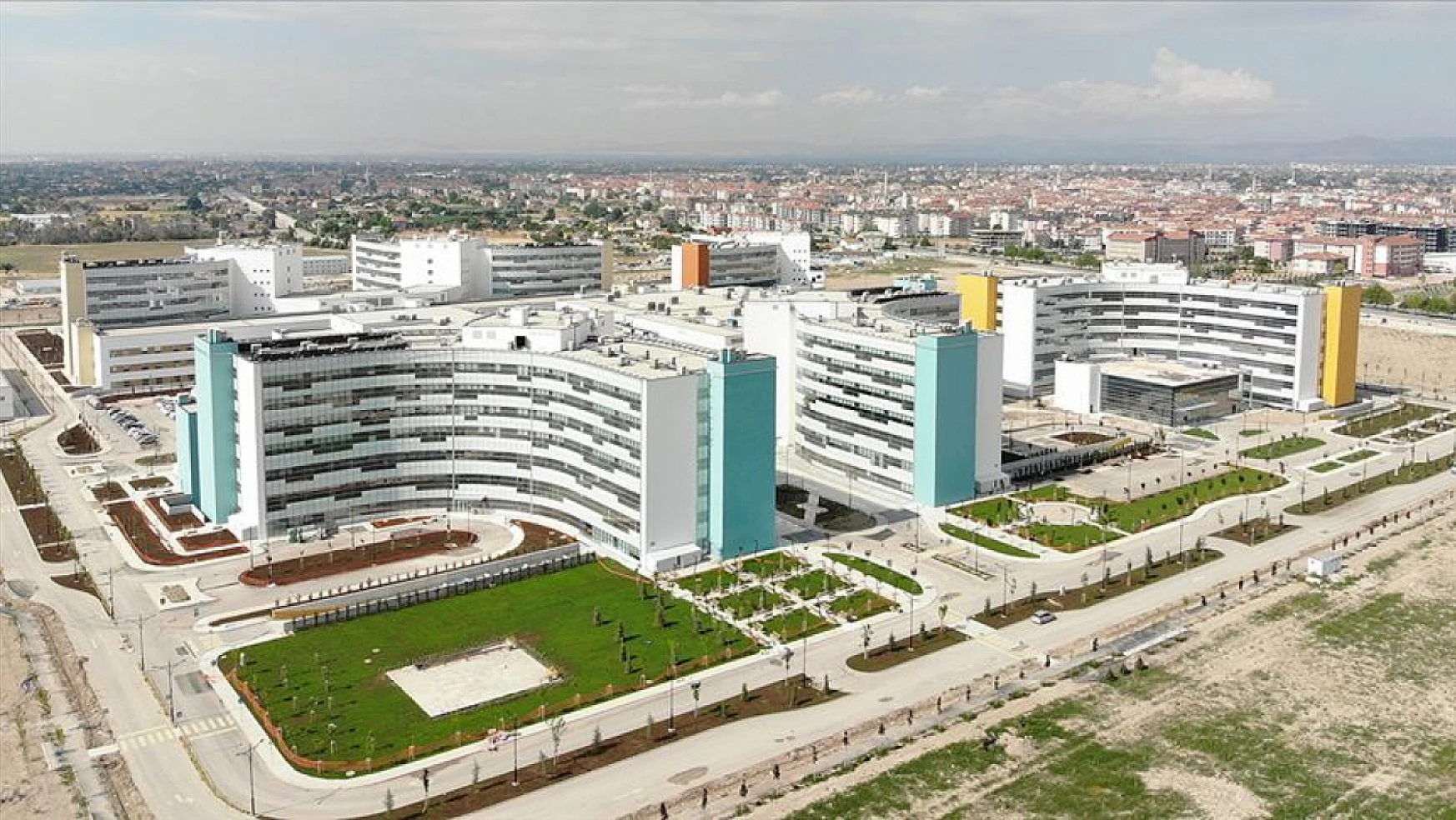 Konya Şehir Hastanesi bölgenin sağlık yükünü çekti