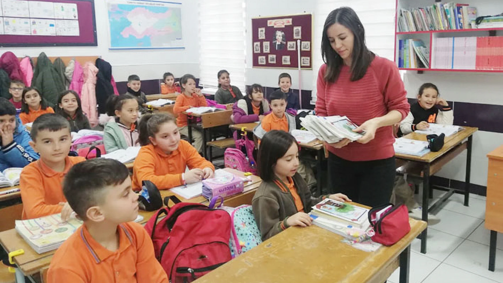 Konya'da Başarmaya Hazırım' Hikâye Kitabı Öğrencilere Ulaştı