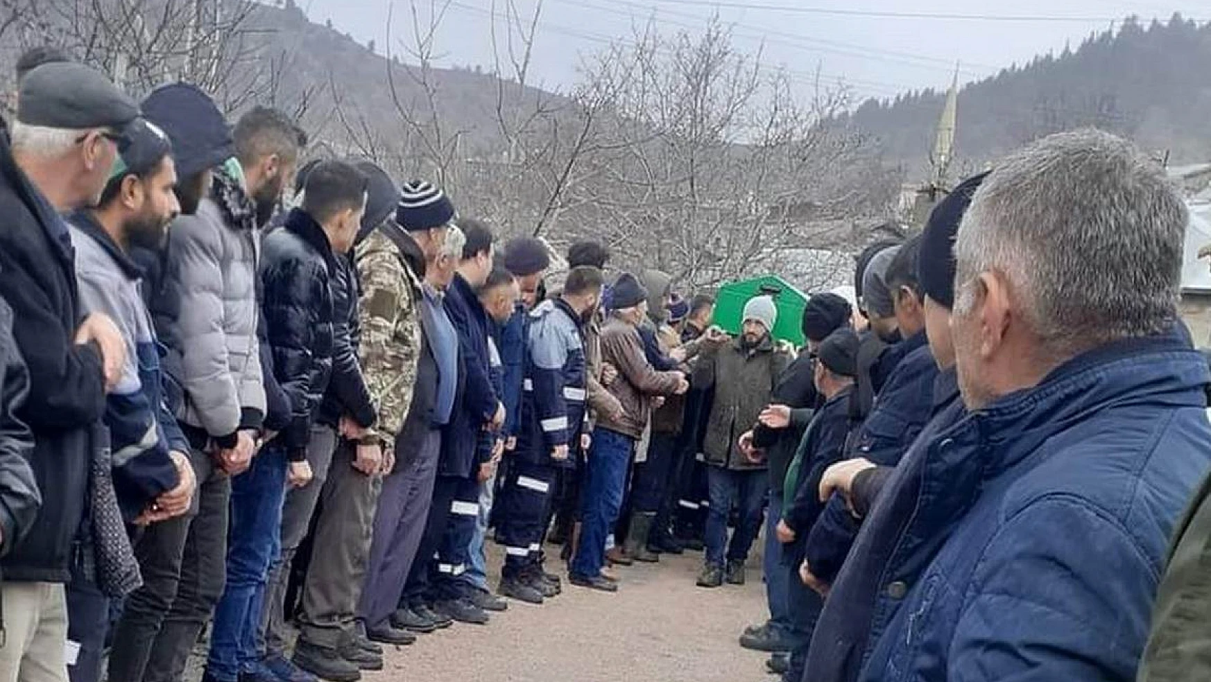 Konya'da kazada ölen genç son yolculuğuna uğurlandı