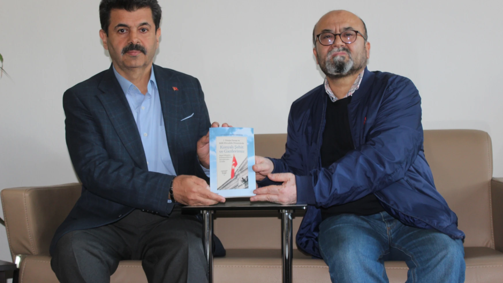 Konyalı Yazar Zafer Karakuş, Cumhuriyetin 100'üncü yılına özel kitap çıkarttı!