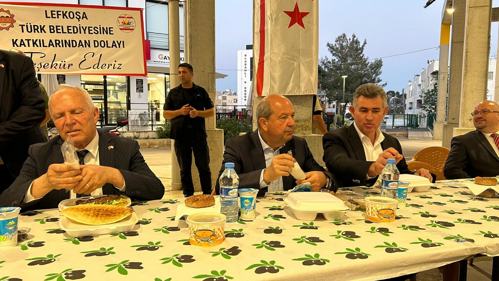 Kuzey Kıbrıs Türk Cumhuriyeti afetzedeler için iftar düzenledi