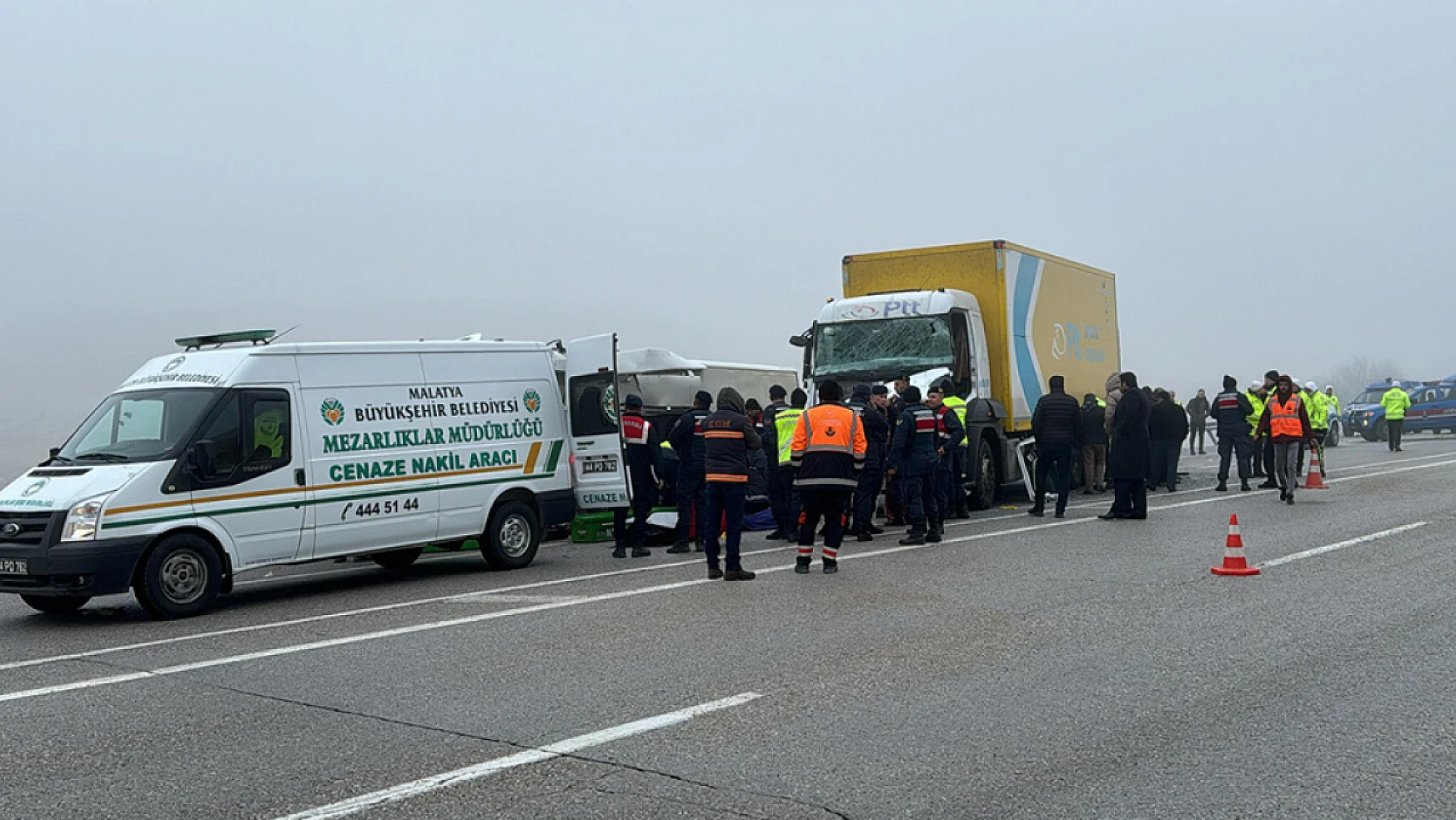Malatya'da yolcu otobüsü devrildi: 4 kişi hayatını kaybetti, 36 kişi yaralandı