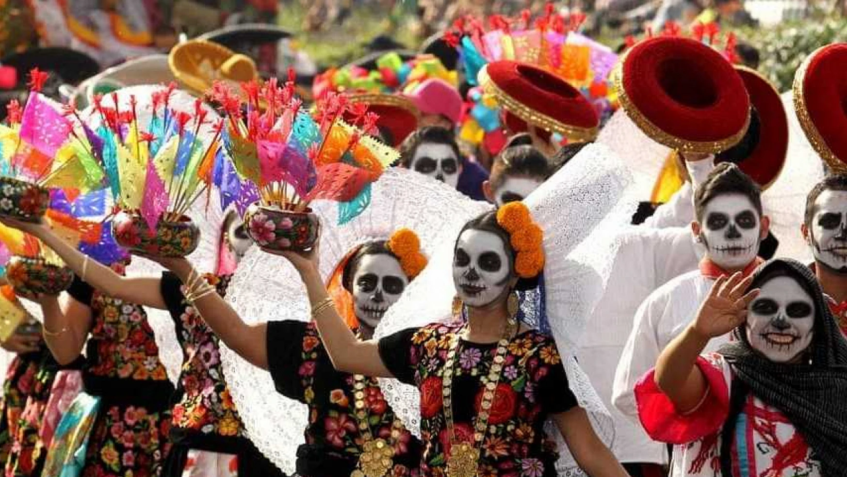 Meksika'da Ölüler Günü: Renkli kutlamaların ardındaki anlam