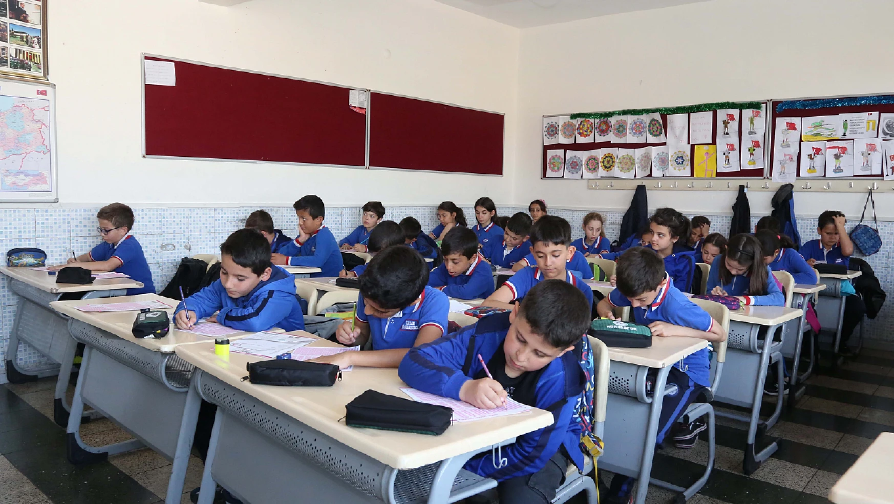 Meram'da MEGA kapsamında 176 okulda sınav yapıldı