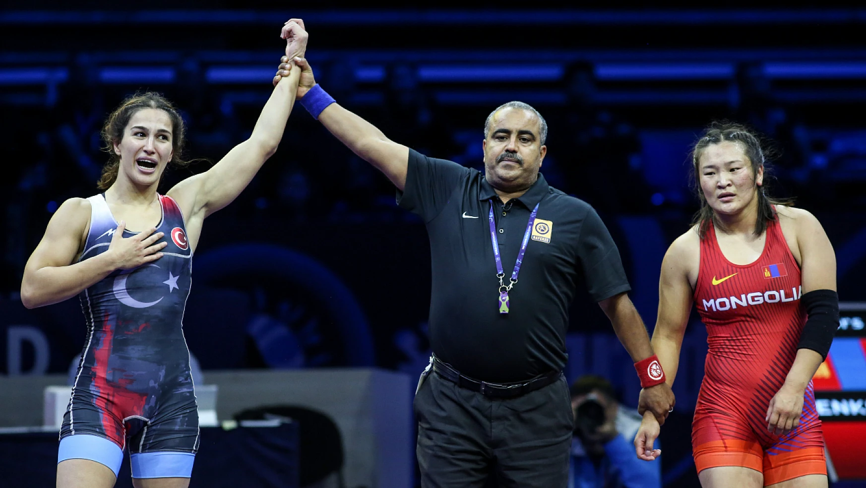 Milli güreşçi Buse Tosun Çavuşoğlu dünya şampiyonu oldu