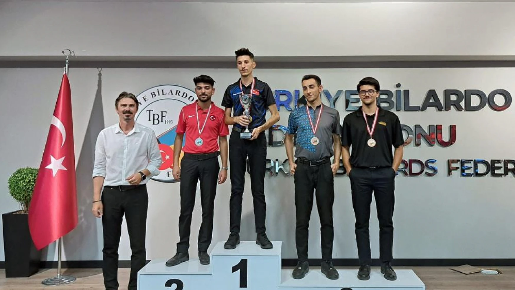 NEÜ'lü Türkcan Yıldırım, Türkiye Pool Bilardo Şampiyonası'nda 3. oldu