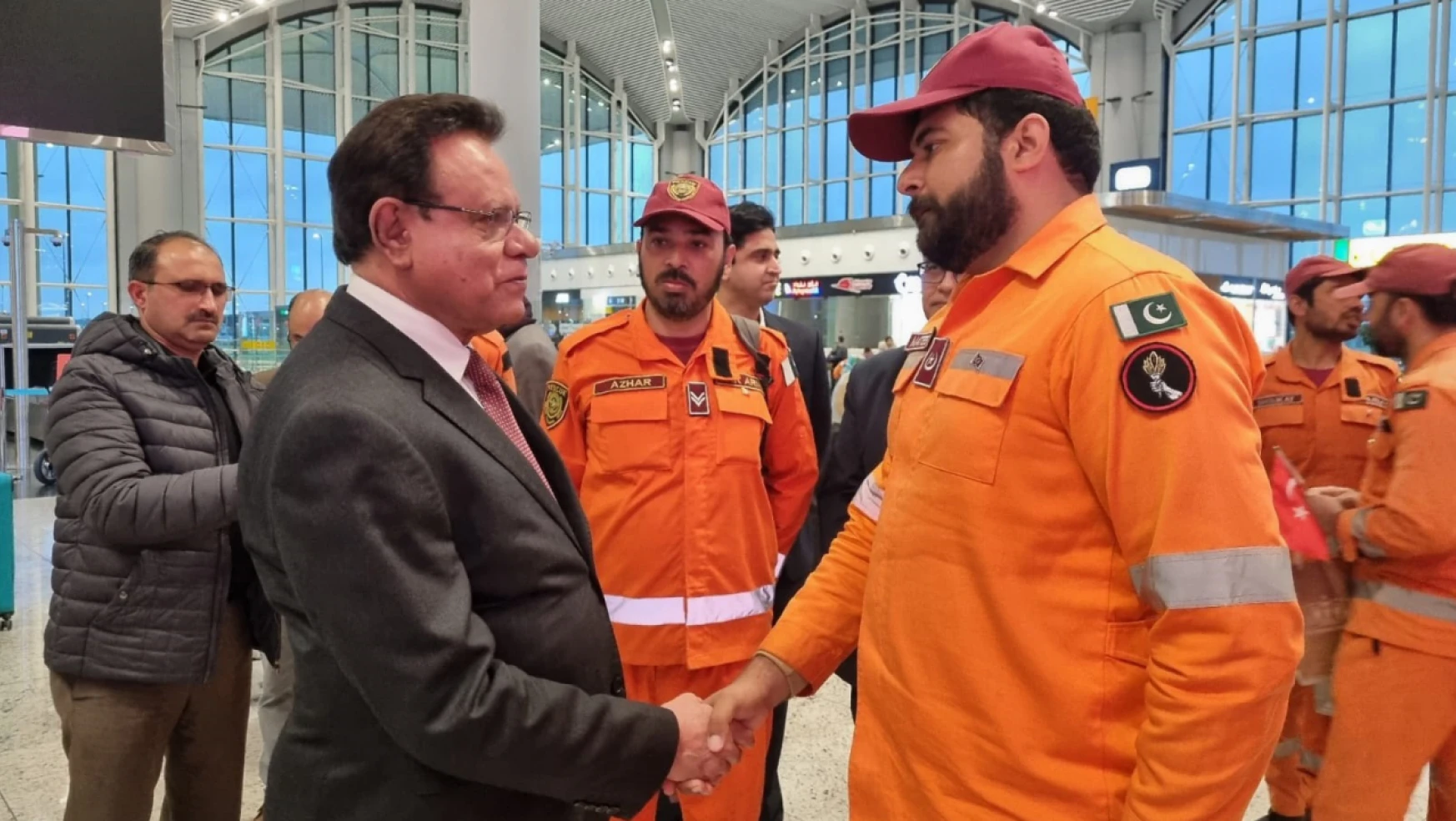 Pakistan arama kurtarma ekibi İstanbul'dan tören ile uğurlandı
