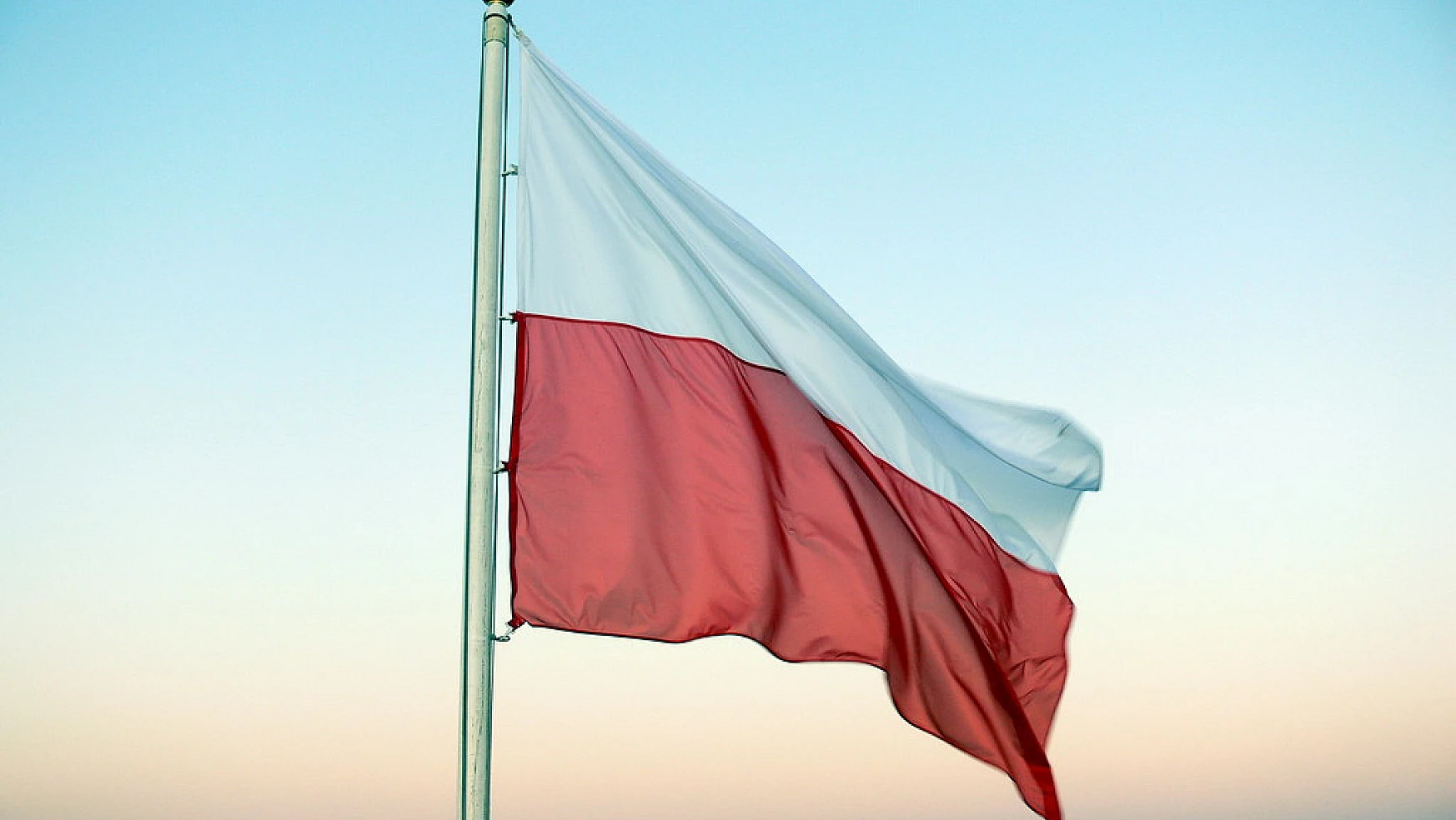 Polonya'da tartışma devam ediyor