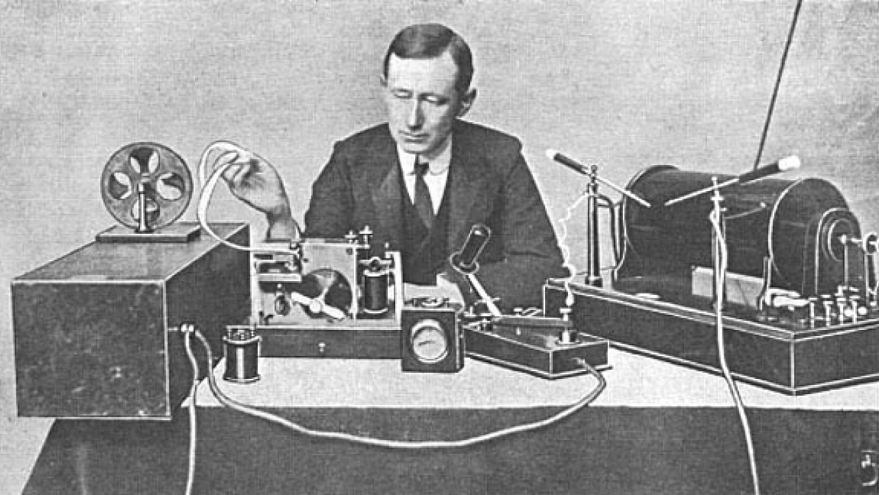 Radyonun İcadı: Telsiz iletişiminin doğuşu ve gelişimi