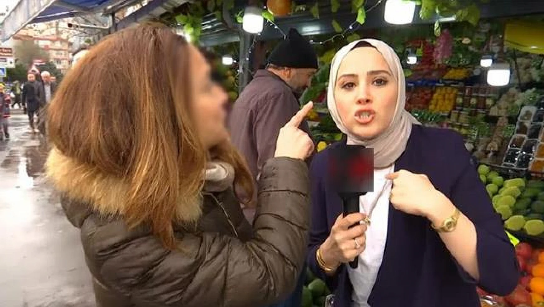 Röportaj yapan muhabire 'başörtüsü' üzerinden hakaret
