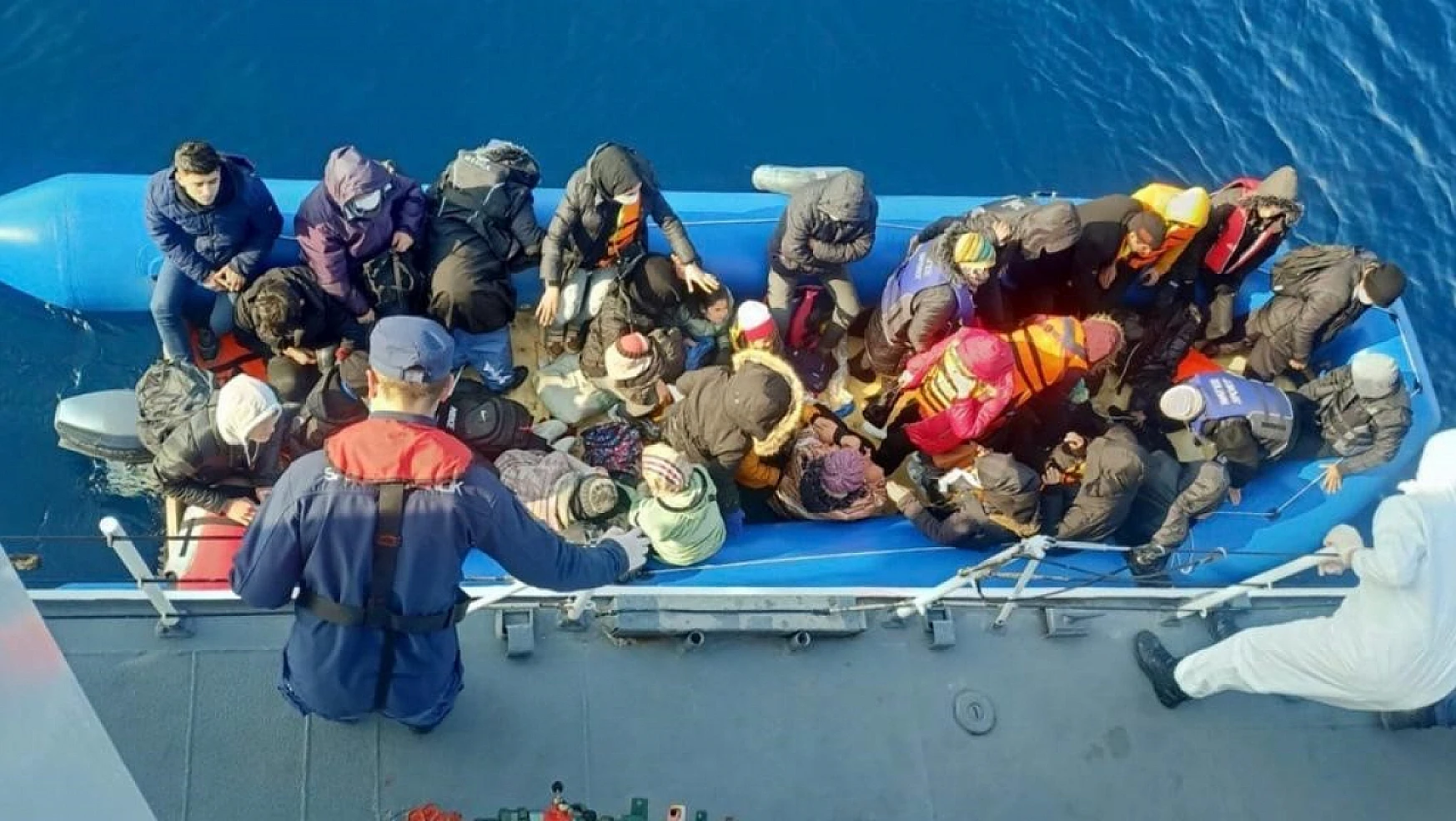 Sahil güvenlik, Ege'de 1570 kaçak göçmeni kurtardı