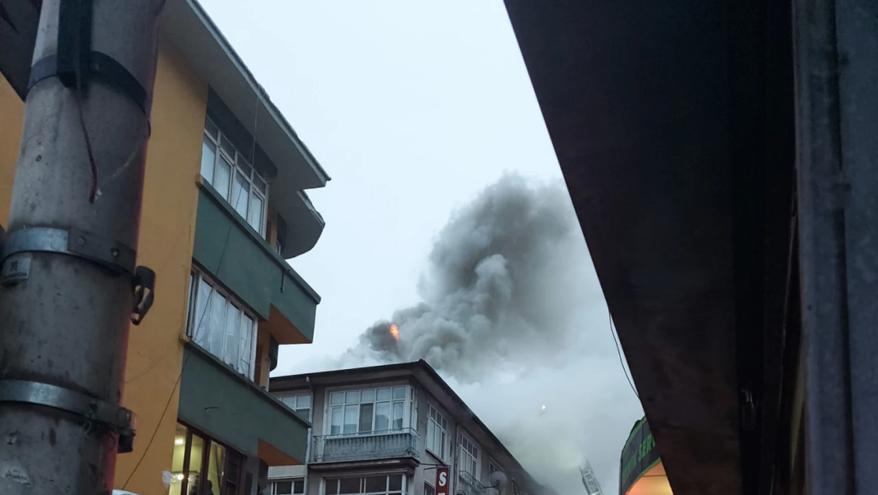 Sahipata mahallesi Anadolu Apartmanında yangın çıktı